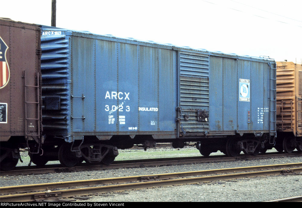 Hydro Trains insulated (?) box ARCX #3023